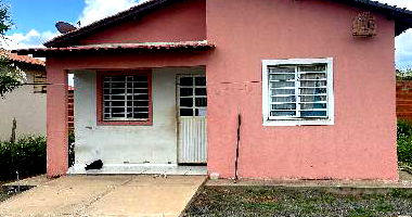 Casa com 2 quartos, 1 banheiro, 2 vagas e 62m² construída