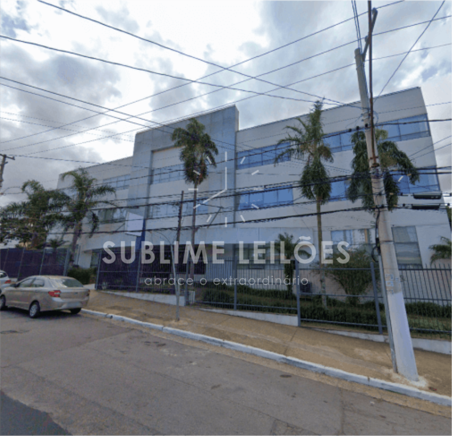 Prédio Comercial com 3.732m² de área construída