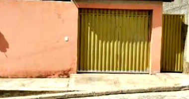 Casa com 2 quartos, 1 banheiro, 70m² área privativa, terreno 160m²