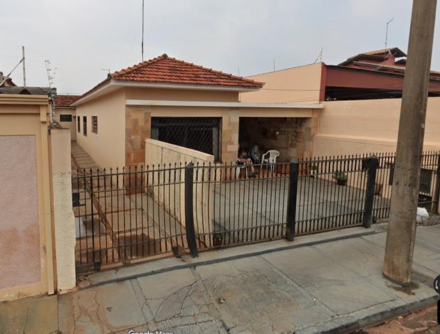 Casa térrea com 2 quartos e edícula, 151,72m² construídos