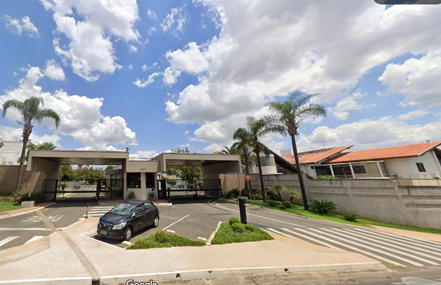 Casa de Alto Padrão com 439m² Construídos e Terreno de 569m²