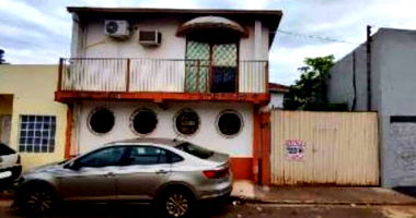 Casa 3 quartos 235m² com 1 banheiro e vaga - Ocupado