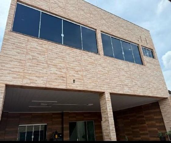 Sobrado Residencial 195m² com 2 Quartos e 2 Banheiros - Setor Aeroporto
