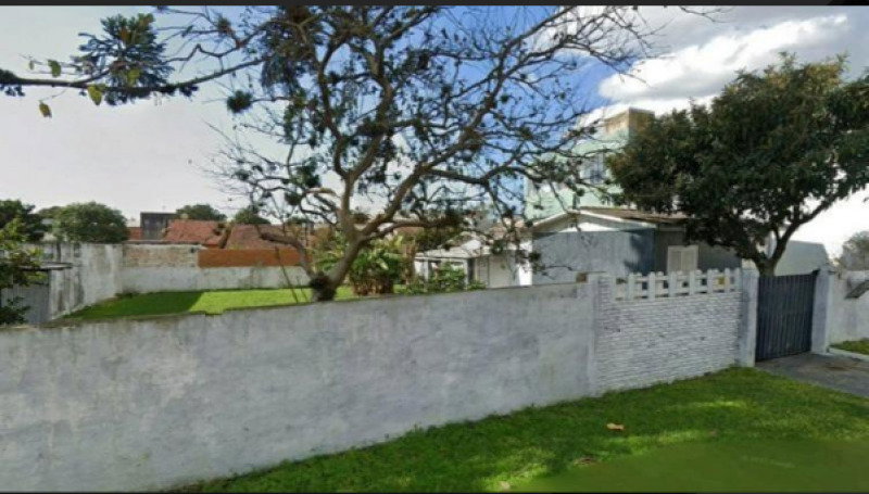Casa em terreno de 660m² com 1 edificação residencial