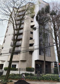 Apartamento Luxuoso com 3 Vagas de Garagem em Curitiba