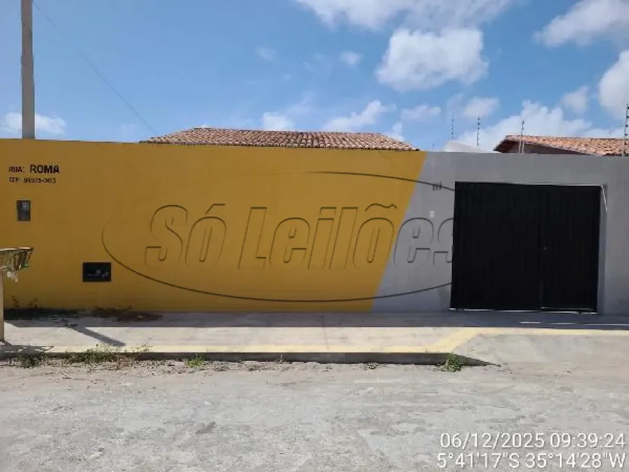 Casa com 2 quartos, 2 banheiros e 1 vaga de garagem
