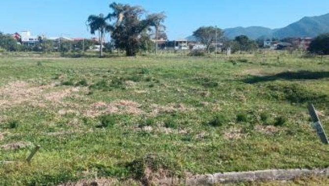 Terreno em Condomínio com 390 m² em Florianópolis