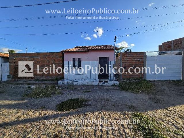 Casa com 2 quartos, 1 banheiro, 57,1m² construída, desocupada