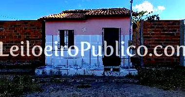 Casa com 2 quartos, 1 banheiro, 57,1m² construída, desocupada