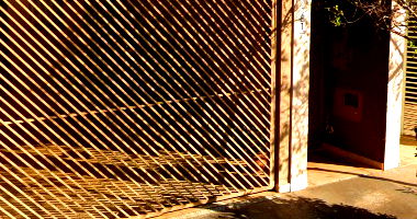 Prédio residencial com 3 quartos, 1 banheiro, 1 vaga, 94.94m² construída, ocupado