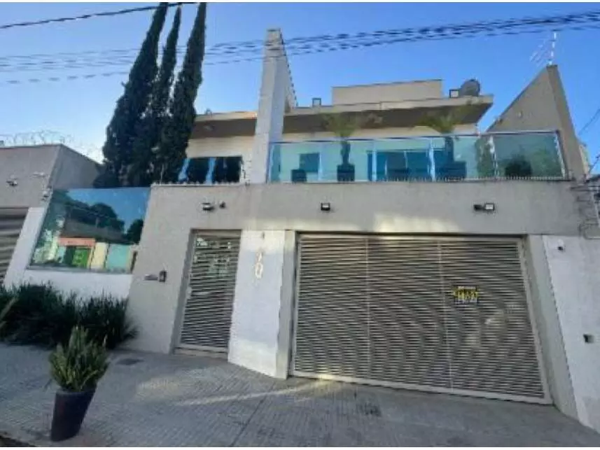 Casa com 400m², 1 vaga, ocupada em Divinópolis