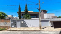 Casa com 3 quartos, 195m² construídos, ocupada
