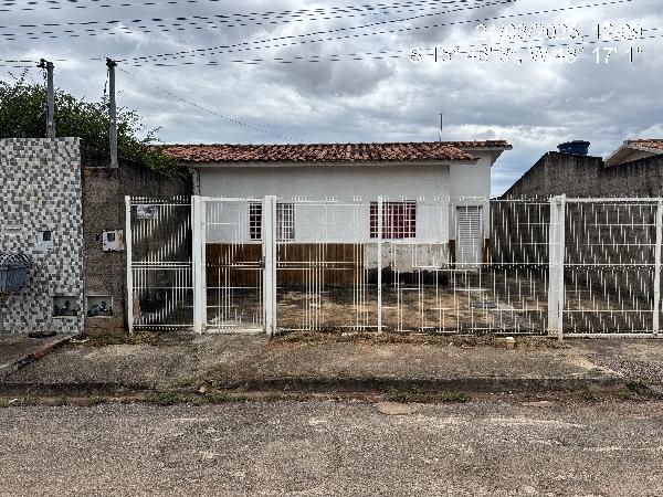 Casa com 2 quartos, 1 banheiro, 1 vaga e 46m² área privativa