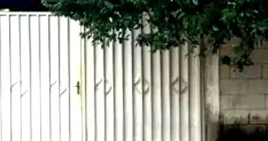 Casa com 80m² construídos, ocupada