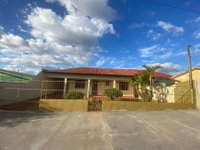 Casa com 2 quartos, 1 banheiro e 139,96m² construídos