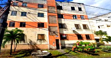 Apartamento Ocupado em Camaçari com 72.09m²