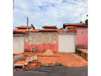 Casa com 3 quartos, 2 banheiros e 69,75m² de área privativa