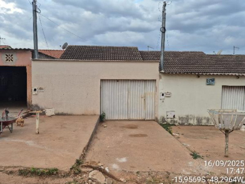 Casa em Santo Antônio do Descoberto com 62m² de área construída