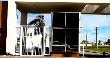 Casa com 3 quartos, 2 banheiros e 2 vagas