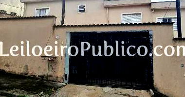 Casa com 2 quartos, 1 banheiro, 1 vaga e 67,7m² construída