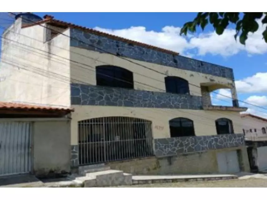 Casa Ocupada com 566 m² de Área Construída em Igua/BA