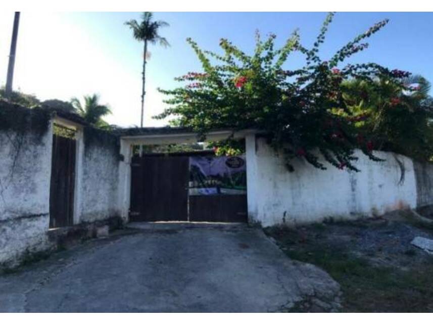 Casa padrão ocupada com 171m² construída e privativa