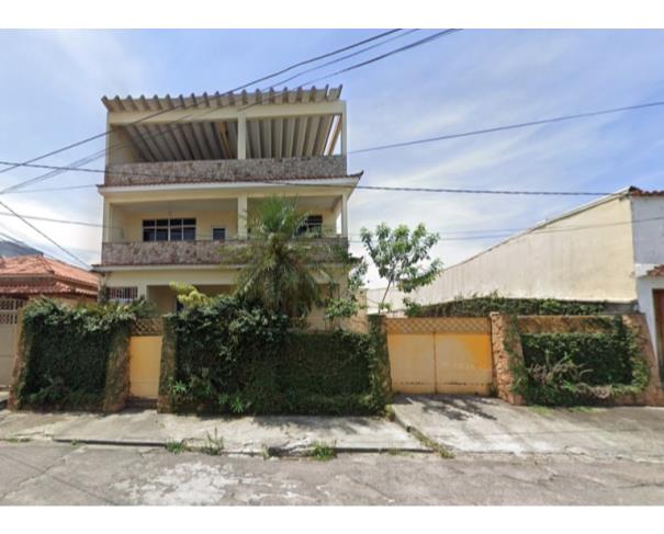 Casa com 3 quartos, 101m² construídos, ocupada