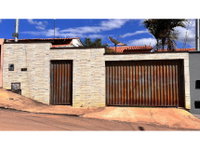 Casa em leilão com 3 quartos e 2 banheiros