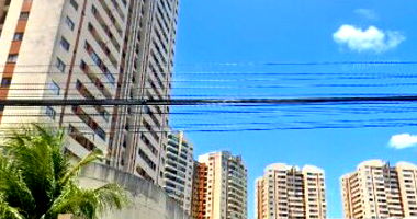 Apartamento com 1 suíte e 1 vaga em leilão