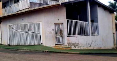 Casa residencial com 3 quartos, 2 banheiros, 1 vaga, 120m², ocupada