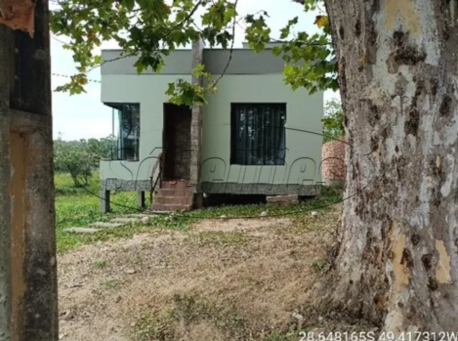 Casa com 3 quartos, 55,02 m², terreno de 394,5 m², desocupada