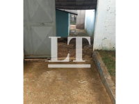 Casa com 2 quartos, cozinha e banheiro, estado regular