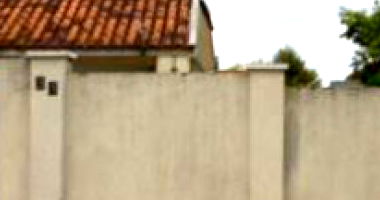 Casa em Alvenaria com Terreno Urbano