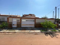 Casa ocupada com 345 m² construídos