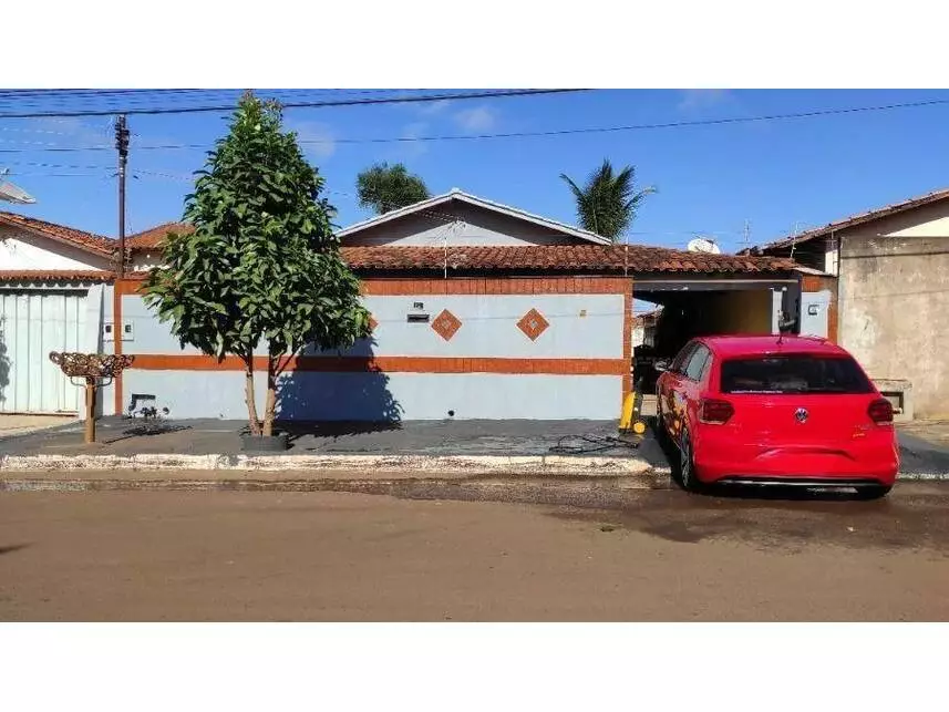 Casa em leilão com 275m² de terreno e 115m² construída