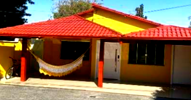 Casa residencial com 3 quartos, 2 banheiros e 277m² construída