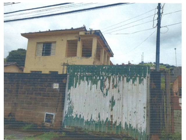 Casa com 65m² e terreno de 300m² em Cambuí/MG