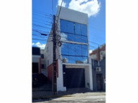 Edifício com Sala Comercial e Apartamentos em Santa Maria