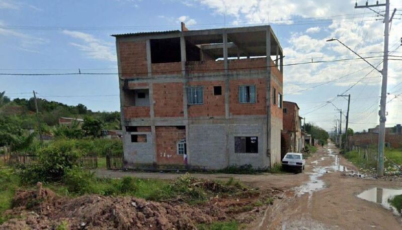 Terreno com 2 residências em Vila Velha/ES