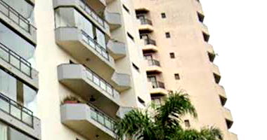 Apartamento padrão com 4 vagas e 328m² construídos, ocupado