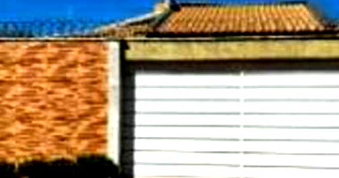 Casa Padrão Ocupada com 1 Vaga e Ampla Área em Firminópolis