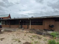 Casa padrão ocupada com 1 vaga e 354m² construída