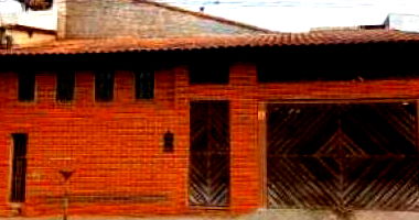 Casa com 3 quartos, 2 banheiros e 2 vagas, 218m² construída