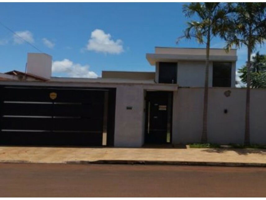 Casa Ocupada com 360,50m² de Terreno e 205,00m² Construídos