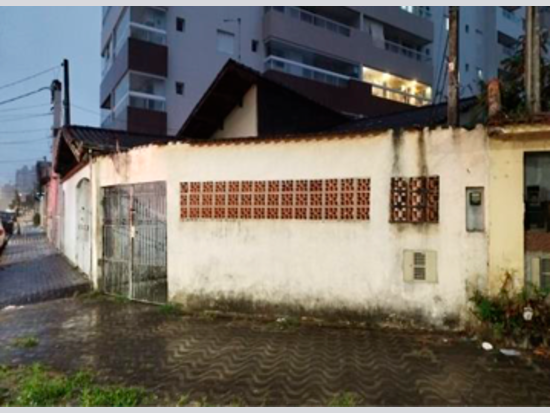 Casa em Praia Grande com 84m² de área construída