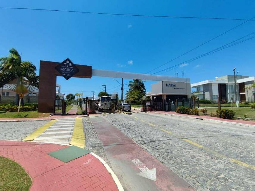 Casa ocupada com 1 vaga, 475m² terreno e 290m² construída