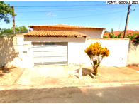 Espaçoso terreno de 309.75m² com casa de 180m², ideal para família