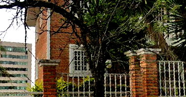 Casa com 335,91 m² em Belo Horizonte - Santa Lúcia