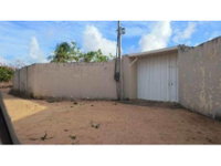 Casa padrão ocupada com 455m² construída, varanda