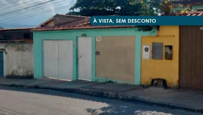 Casa ocupada com 43,96 m²